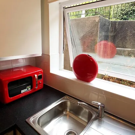شقة Mycityhaven Sunnyhill. Spacious Shirehampton Studio بريستول